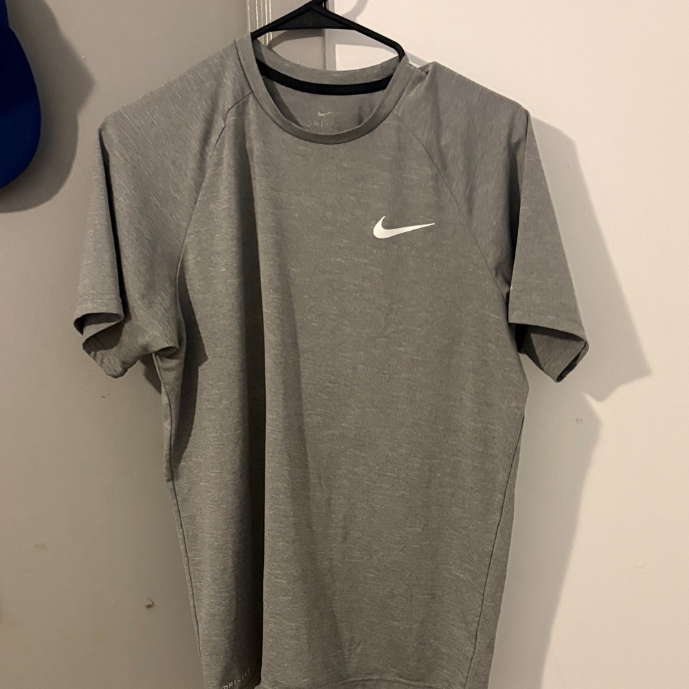 Nike Men's Heather Gray Short Sleeve Tee